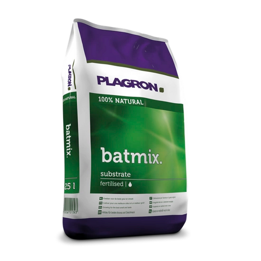Soil with bat fertilizer Bat Guano BATMIX 25L
